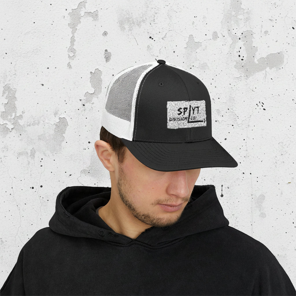 SPLYT DIVISION Essential Snapback Trucker Cap - Black / White