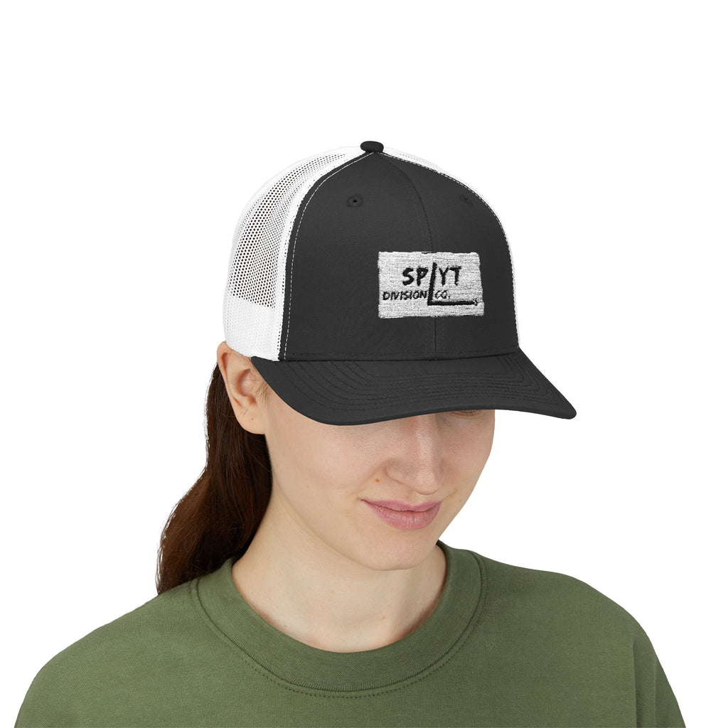 SPLYT DIVISION Essential Snapback Trucker Cap - Black / White